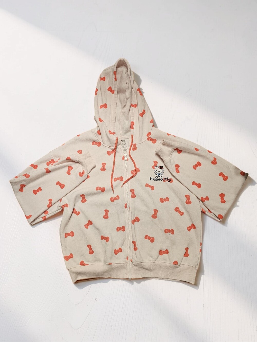 HELLO KITTY Pink Zip Up Hoodie with Red Bow Motif. Size LG. Excellent Condition!